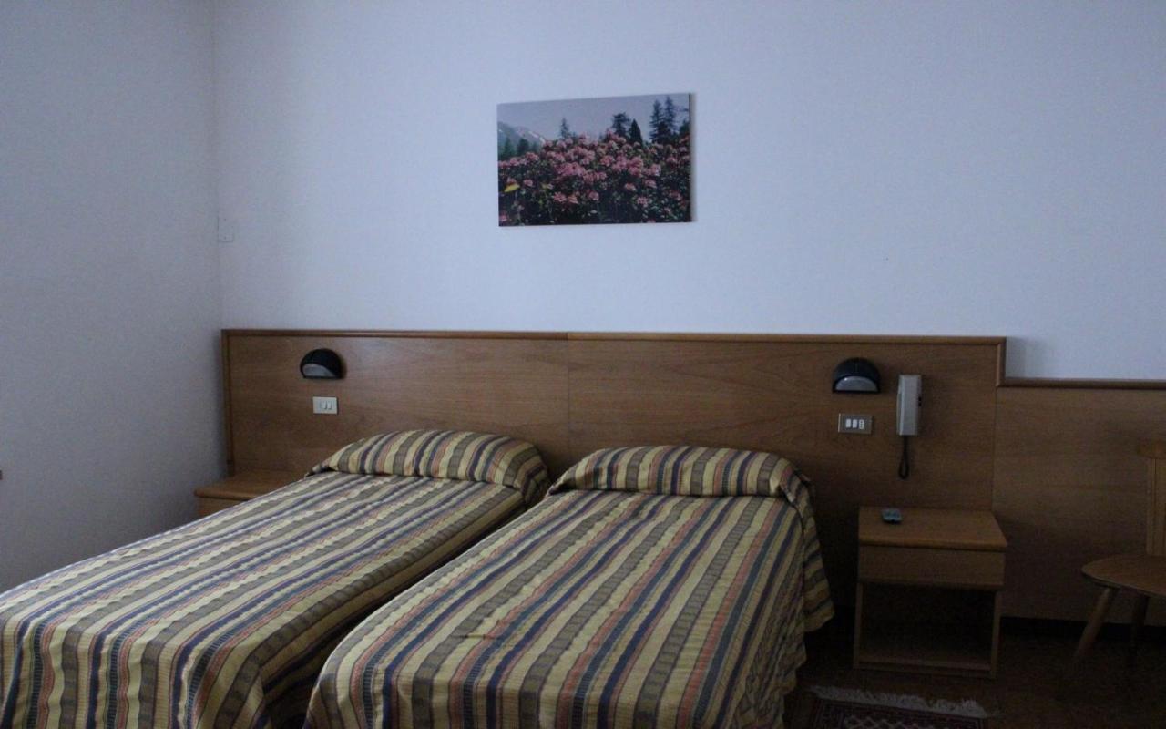 Albergo Speranza Spiazzi Di Monte Baldo Spiazzi Di Caprino Exterior foto
